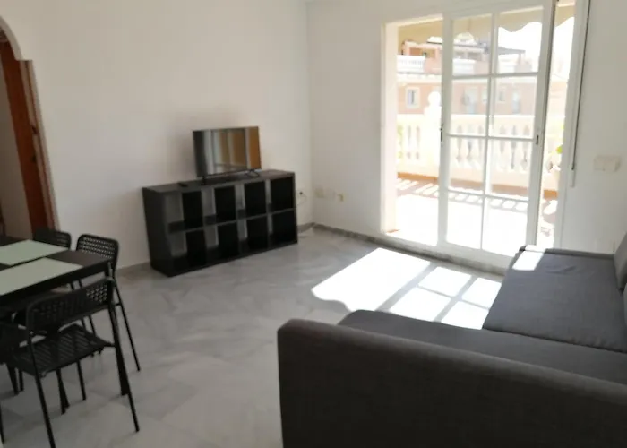 Lovely Penthouse In Front Of The Beach With Free Parking
